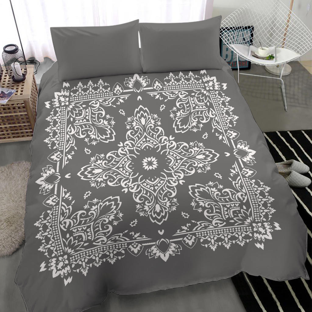 D2 Duvet Cover Set - Gray and White w Shams
