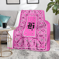Pink Ultra Plush Bandana Blanket - H oe