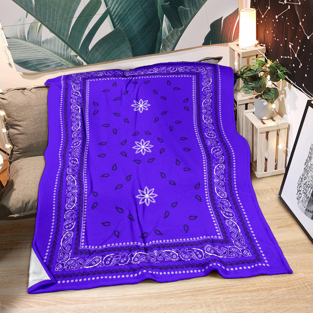 Ultra Plush 4 Black/White on Purple Bandana Throw Blanket