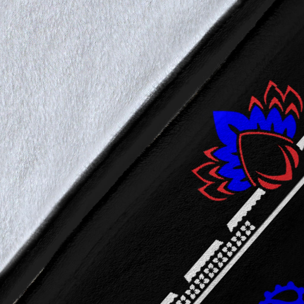 Ultra Plush 3 Pied on Black Bandana Throw Blanket