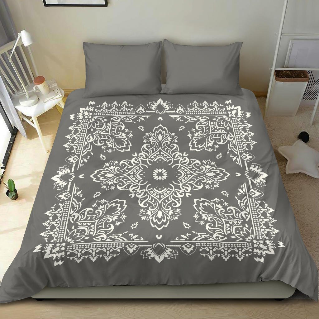 D2 Duvet Cover Set - Gray and White w Shams