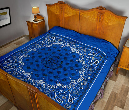Quilt 2 Black Bandana on Blue