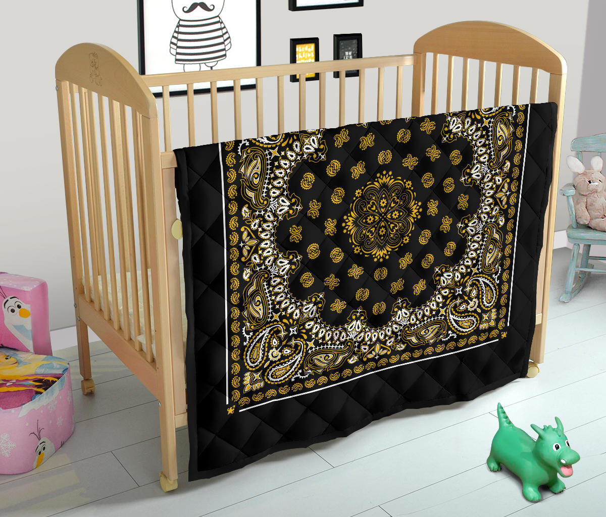 Quilt 2 Gold Bandana on Black Plain