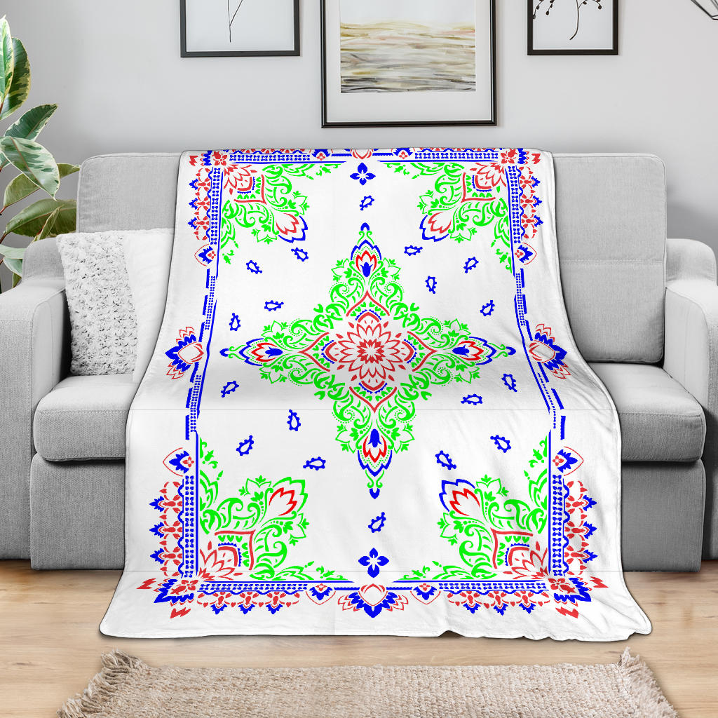 Ultra Plush 3 Pied And White Bandana Throw Blanket