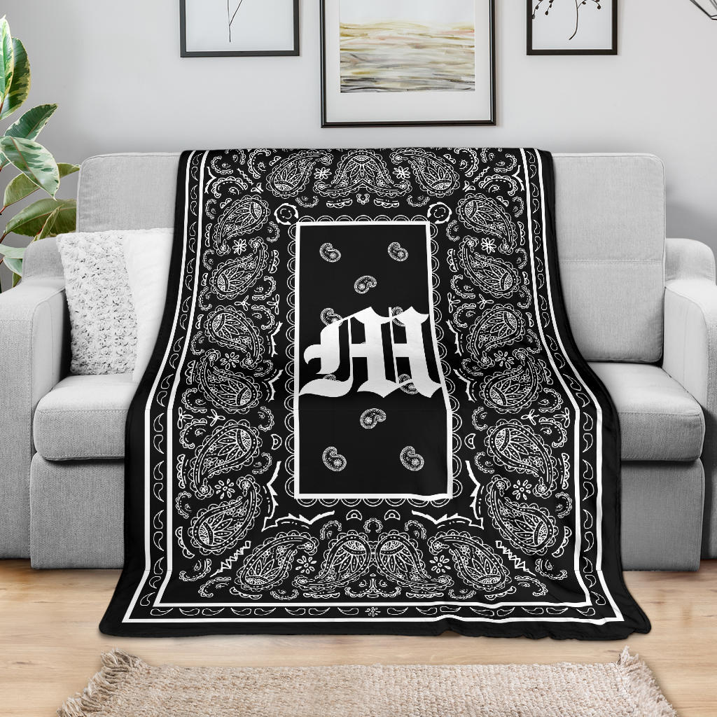Black Ultra Plush Bandana Blanket - M oe