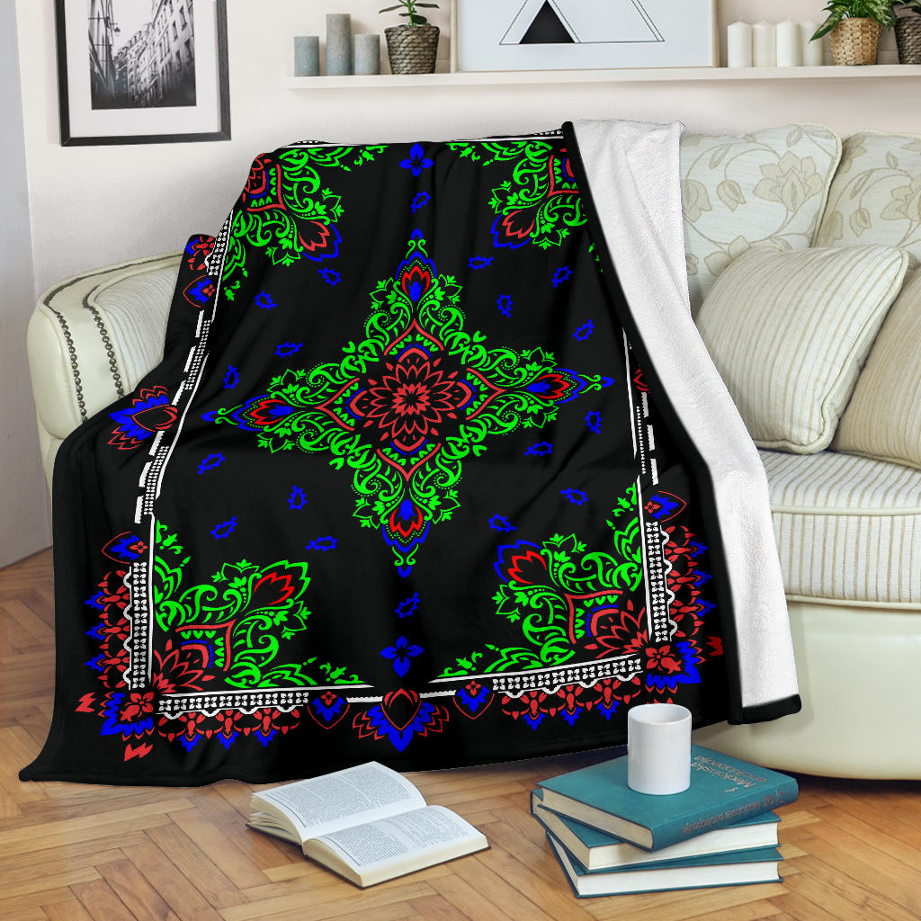 Ultra Plush 3 Pied on Black Bandana Throw Blanket