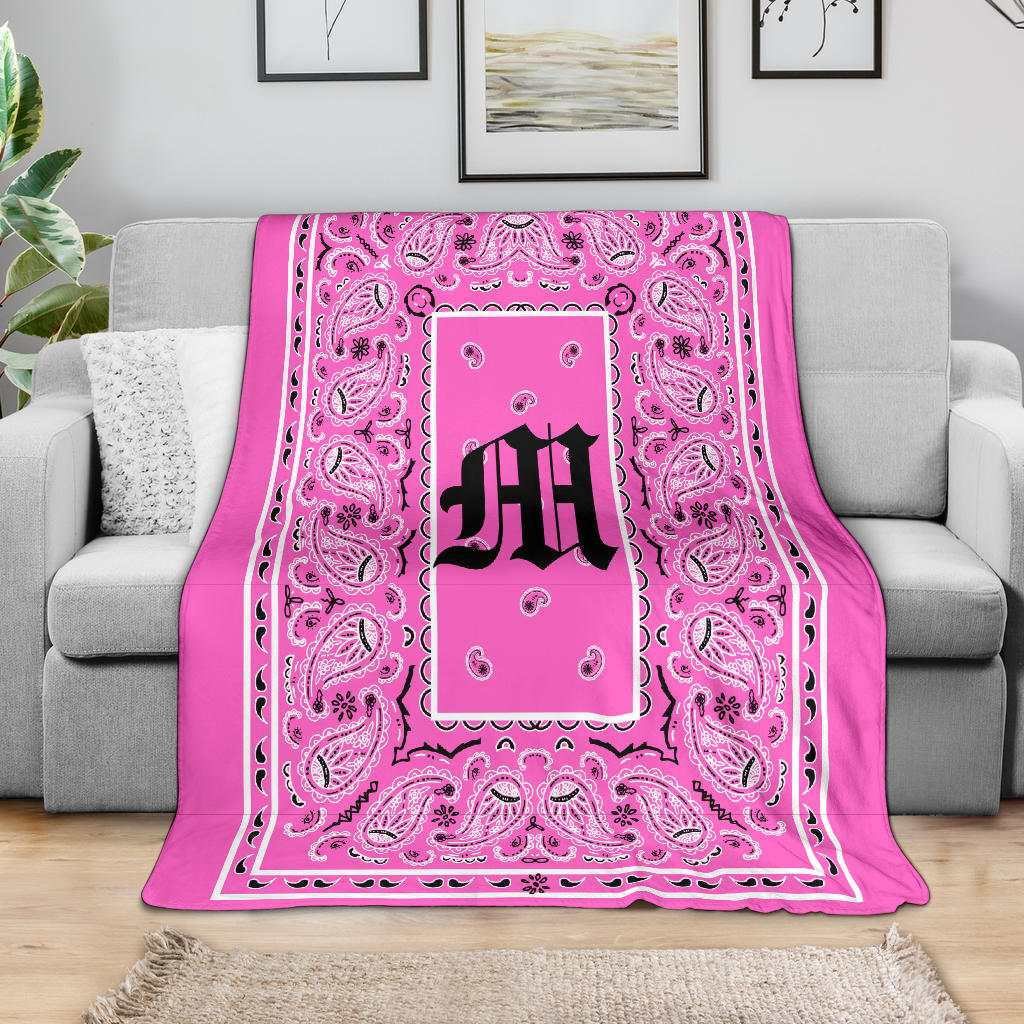 Pink Ultra Plush Bandana Blanket - M oe