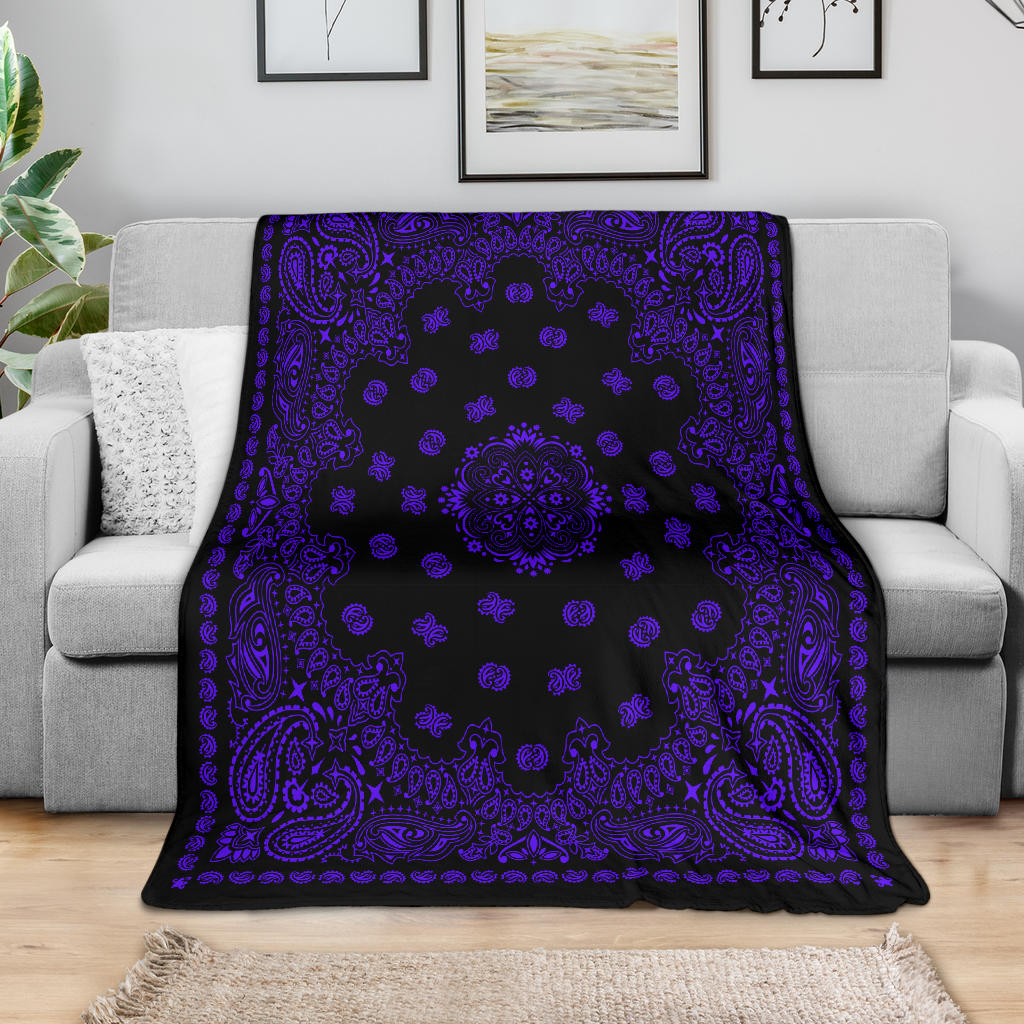 Ultra Plush 2 Violet on Black Bandana Throw Blanket