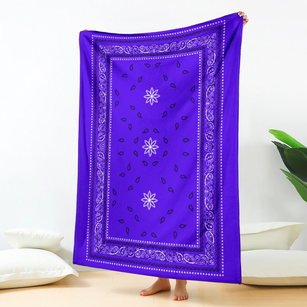 Ultra Plush 4 Black/White on Purple Bandana Throw Blanket