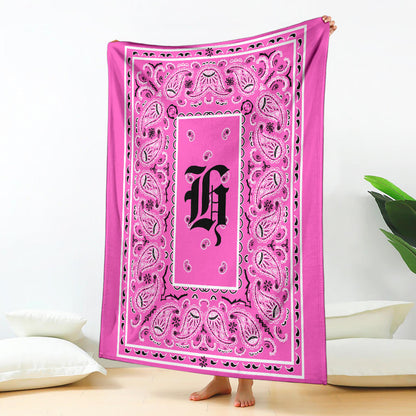 Pink Ultra Plush Bandana Blanket - H oe