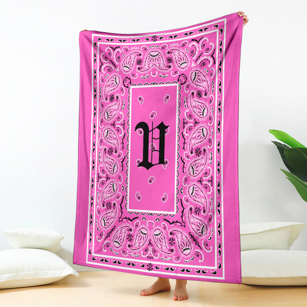 Pink Ultra Plush Bandana Blanket - V oe
