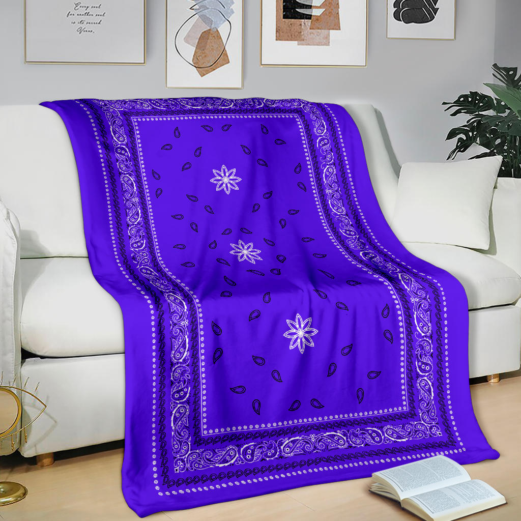 Ultra Plush 4 Black/White on Purple Bandana Throw Blanket