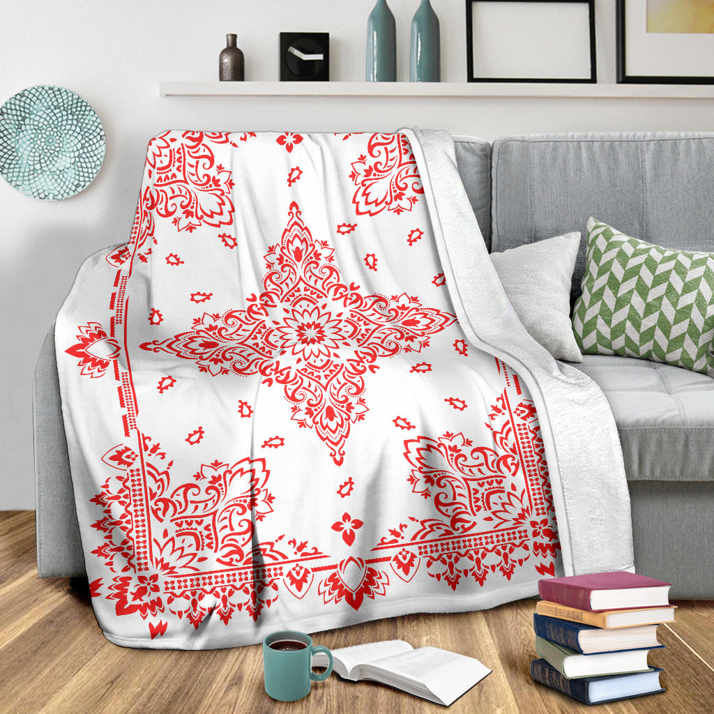 Ultra Plush 3 Red On White Bandana Throw Blanket