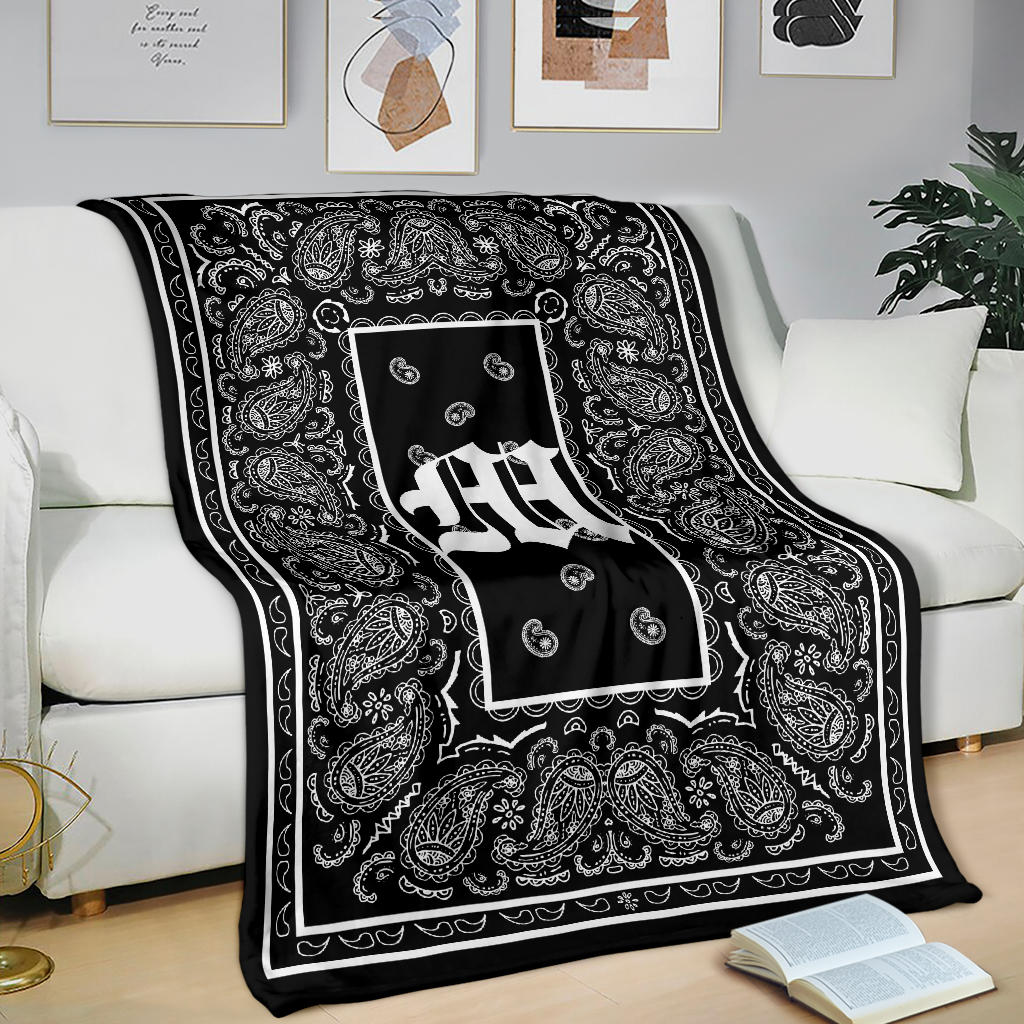 Black Ultra Plush Bandana Blanket - M oe