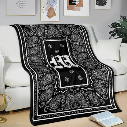 Black Ultra Plush Bandana Blanket - M oe