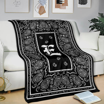 Black Ultra Plush Bandana Blanket - E oe