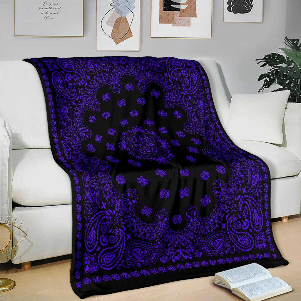 Ultra Plush 2 Violet on Black Bandana Throw Blanket