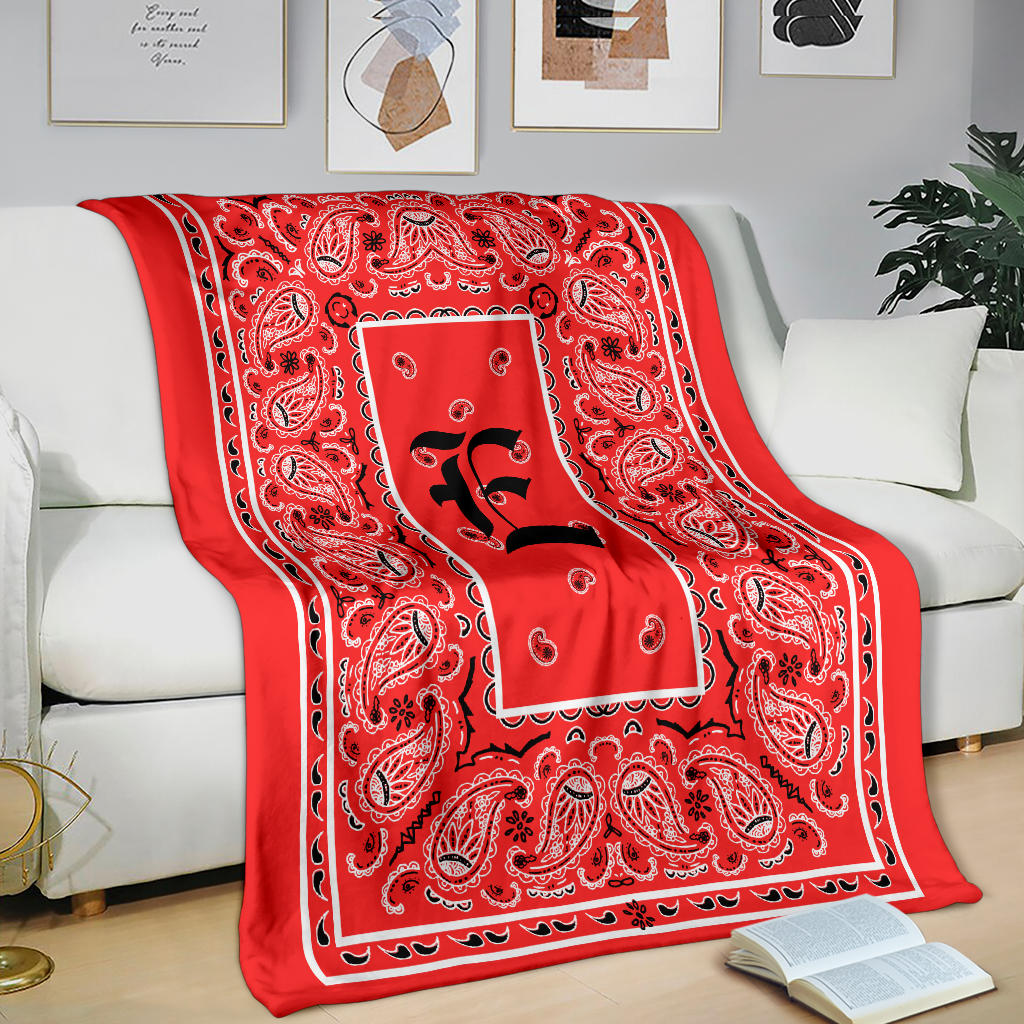 Red Ultra Plush Bandana Blanket - E oe