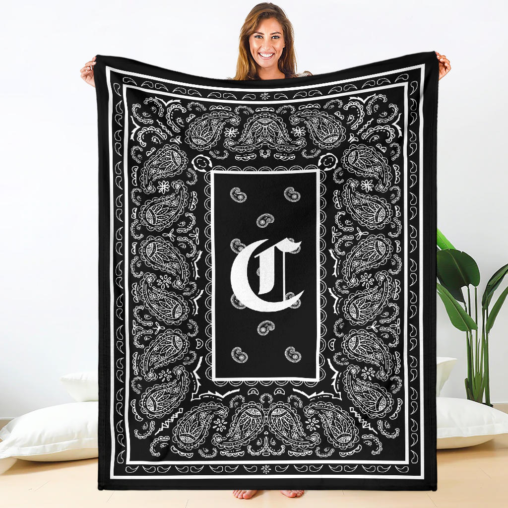 Black Ultra Plush Bandana Blanket - C oe