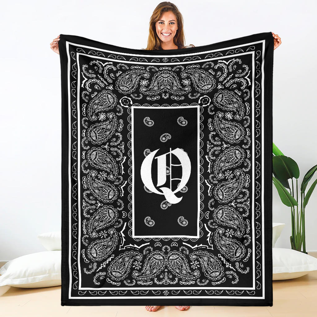 Black Ultra Plush Bandana Blanket - Q oe