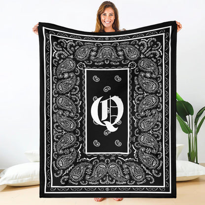 Black Ultra Plush Bandana Blanket - Q oe