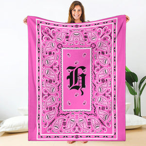 Pink Ultra Plush Bandana Blanket - H oe