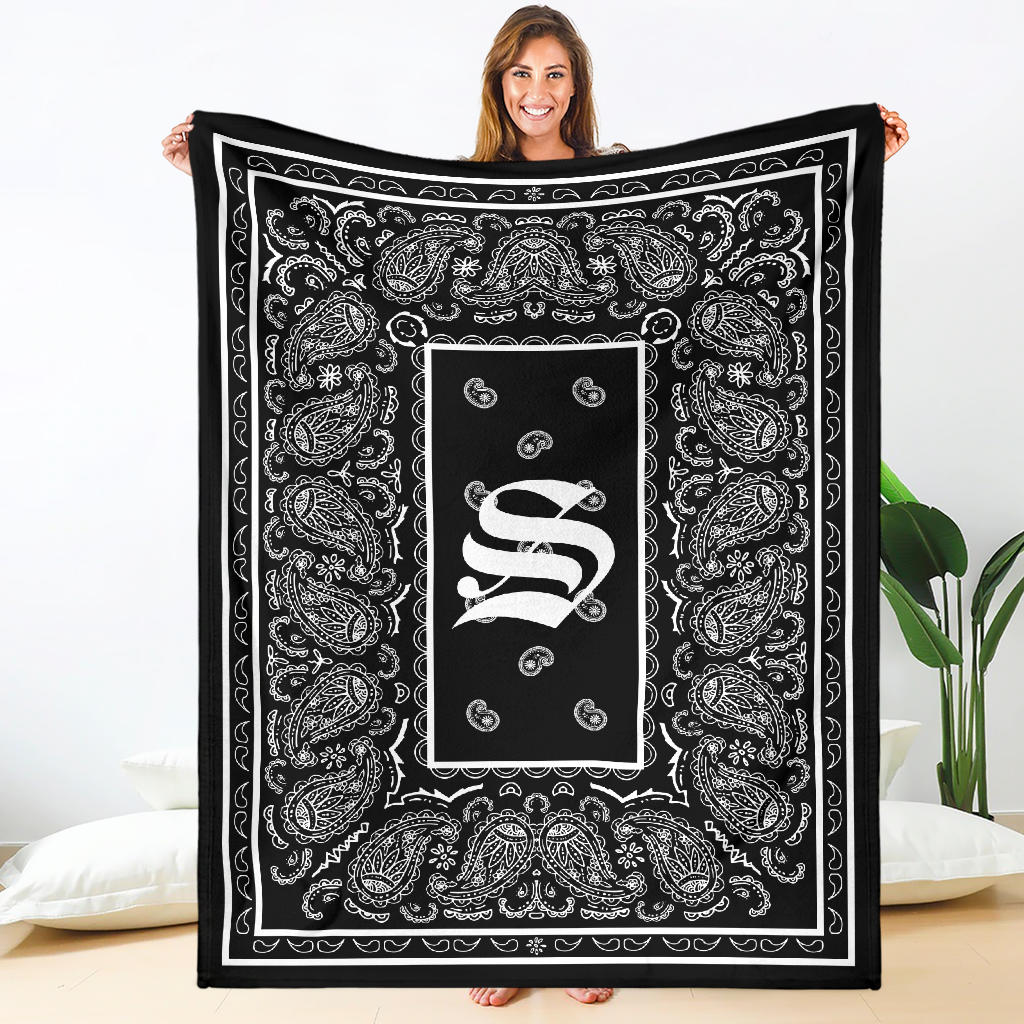 Black Ultra Plush Bandana Blanket - S oe