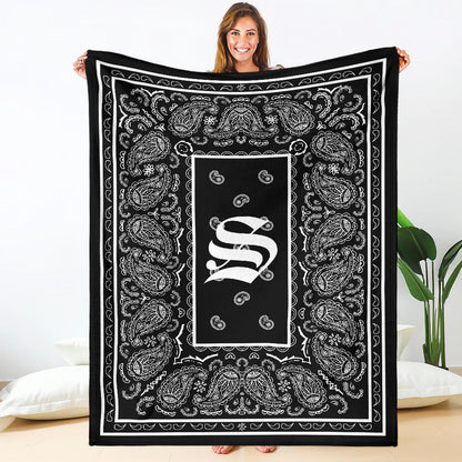 Black Ultra Plush Bandana Blanket - S oe