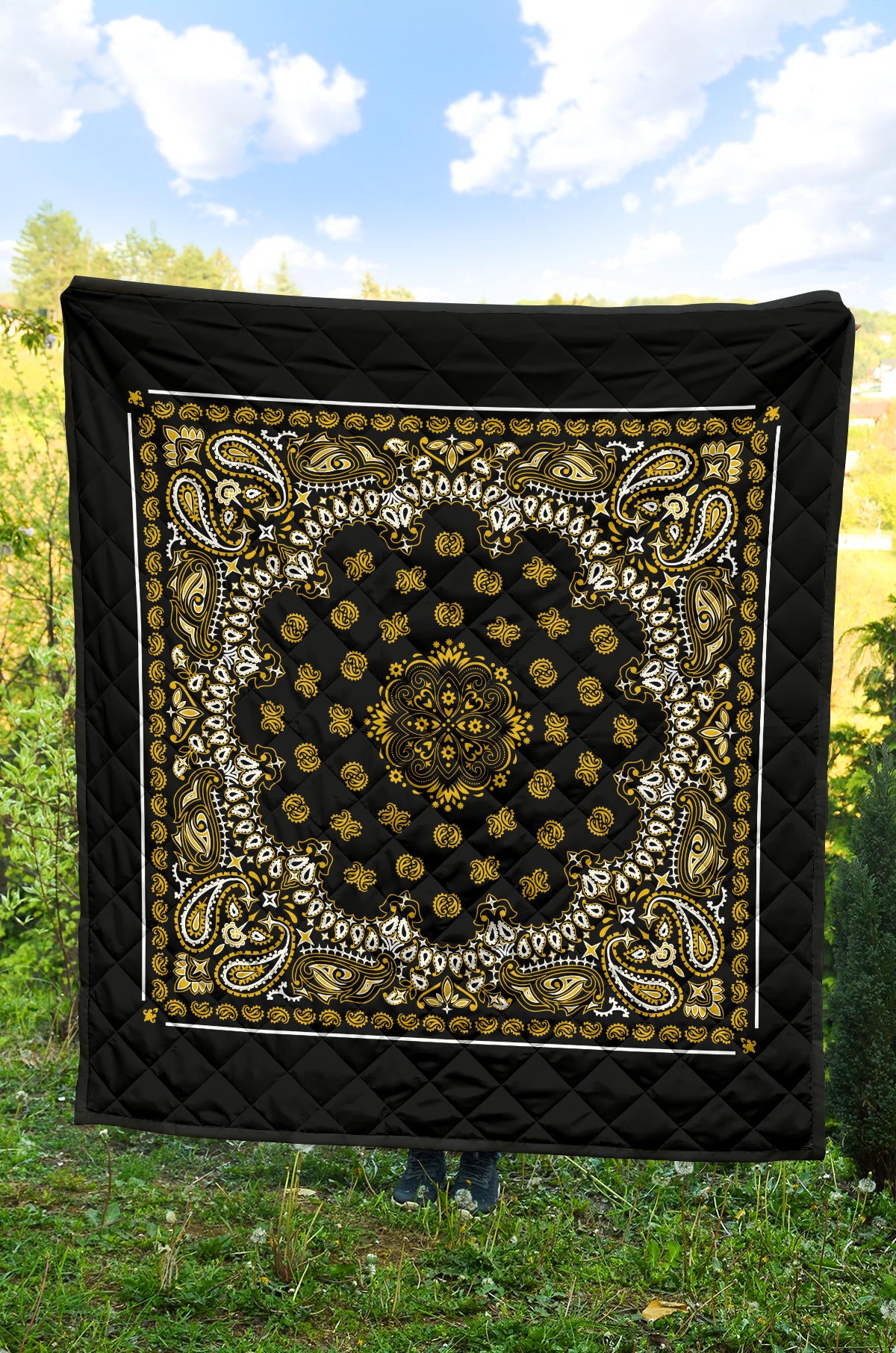 Quilt 2 Gold Bandana on Black Plain