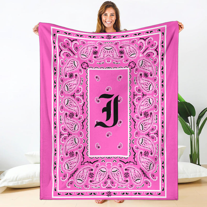 Pink Ultra Plush Bandana Blanket - I oe