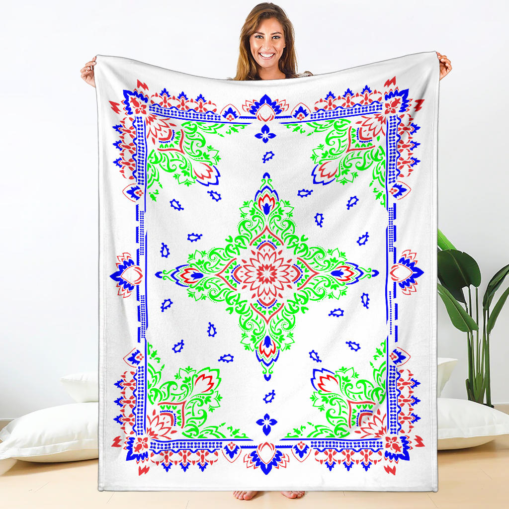 Ultra Plush 3 Pied And White Bandana Throw Blanket