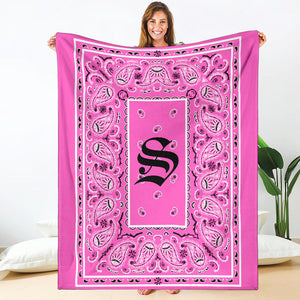 Pink Ultra Plush Bandana Blanket - S oe