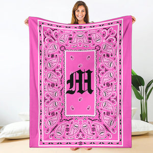 Pink Ultra Plush Bandana Blanket - M oe