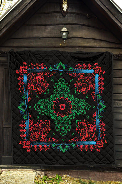 Quilt 3 Tri Color on Black