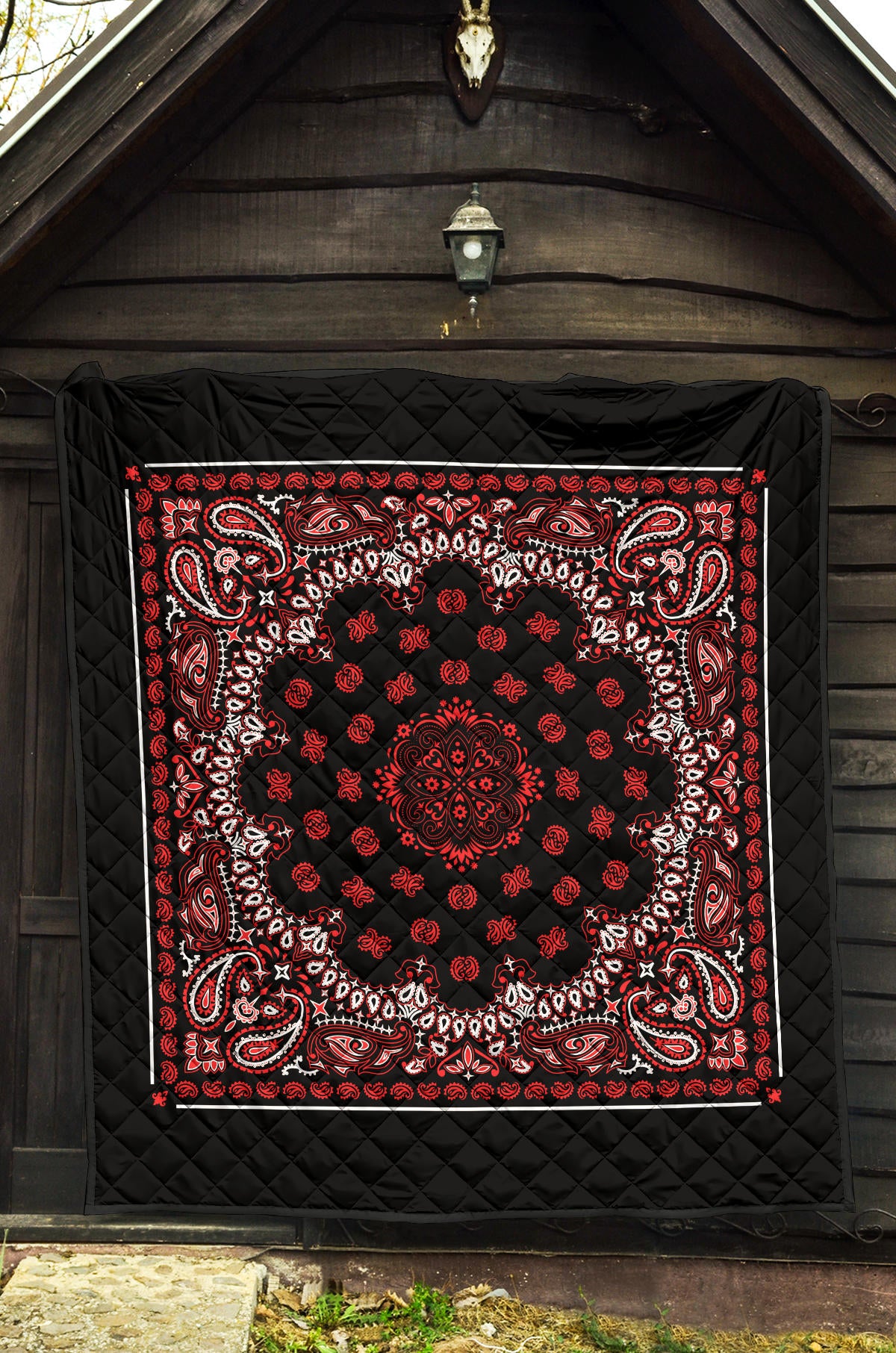Quilt 2 Red Bandana on Black Plain