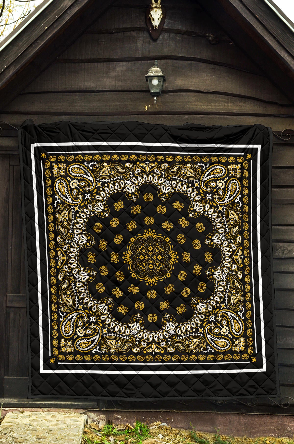 Quilt 2 Gold Bandana on Black White Border