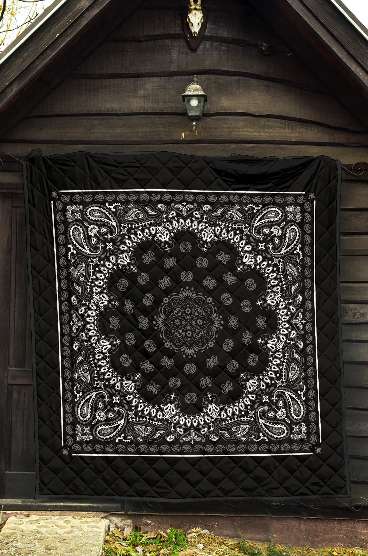 Quilt 2 Gray on Black Plain