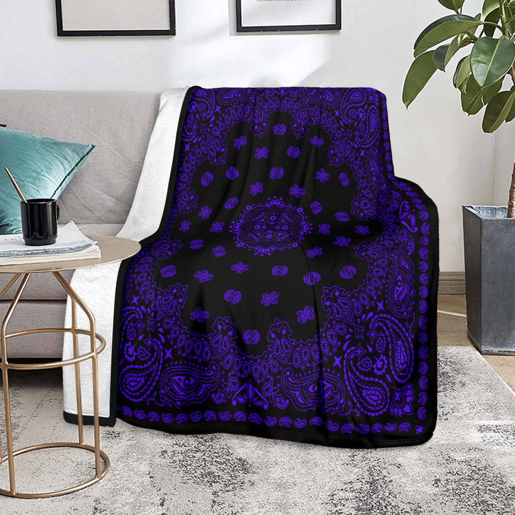 Ultra Plush 2 Violet on Black Bandana Throw Blanket
