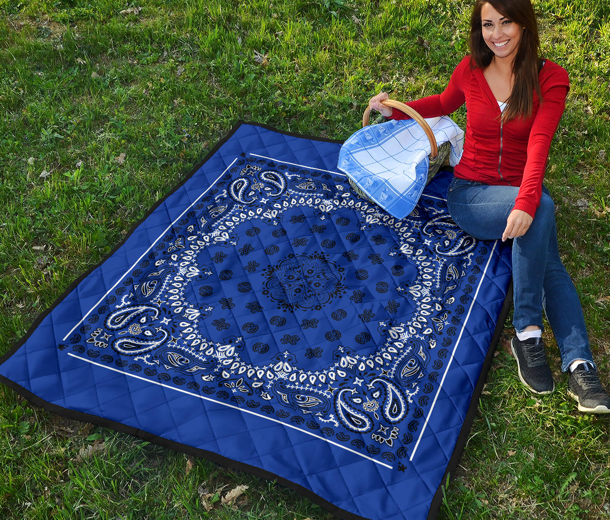 Quilt 2 Black Bandana on Blue