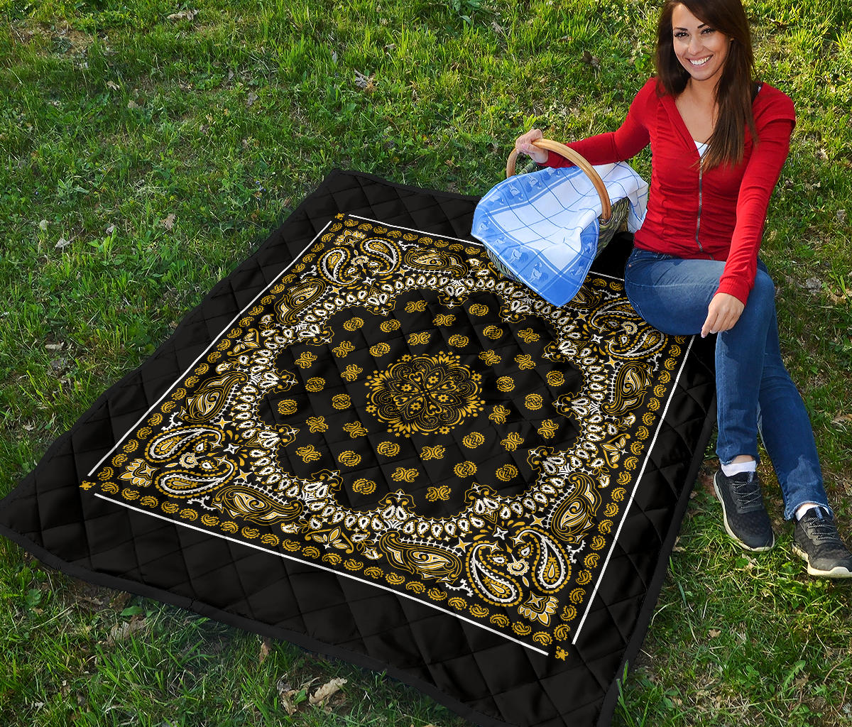 Quilt 2 Gold Bandana on Black Plain