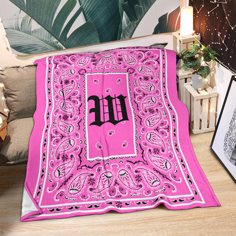Pink Ultra Plush Bandana Blanket - W oe