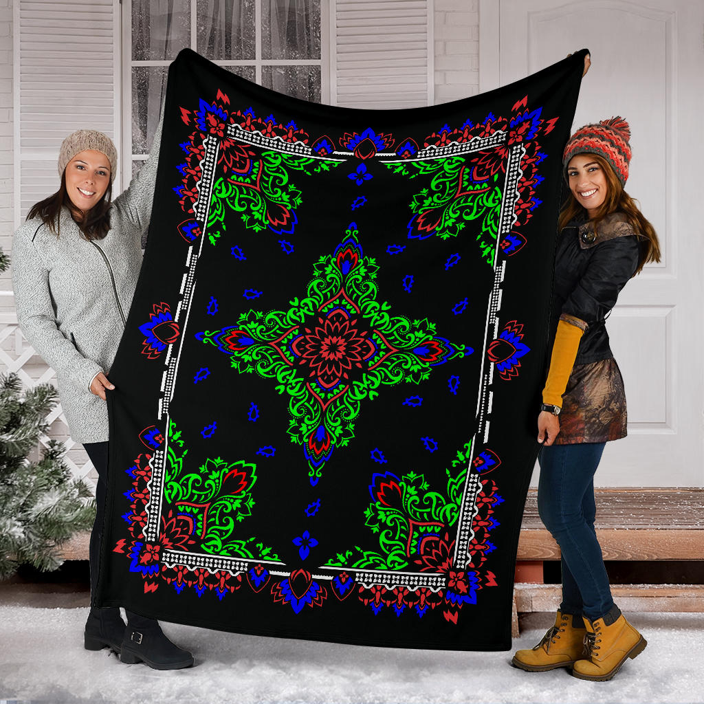 Ultra Plush 3 Pied on Black Bandana Throw Blanket