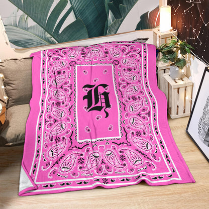 Pink Ultra Plush Bandana Blanket - H oe