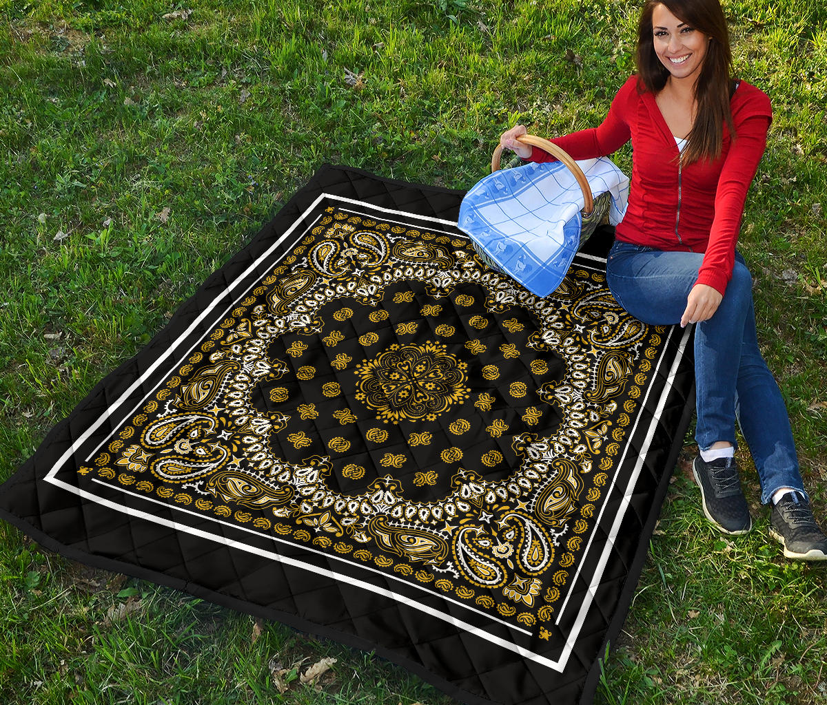Quilt 2 Gold Bandana on Black White Border