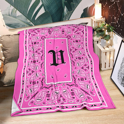 Pink Ultra Plush Bandana Blanket - V oe