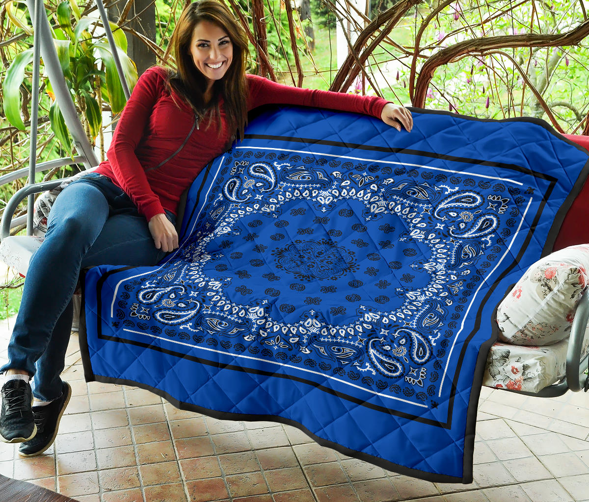 Quilt 2 Black Bandana on Blue Black Sq