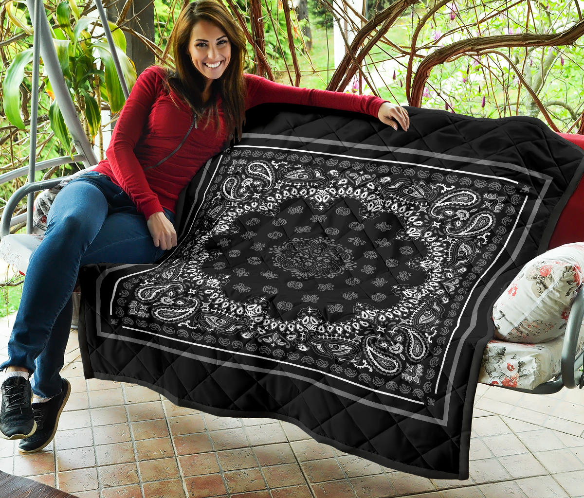 Quilt 2 Gray on Black w Gray Sq.