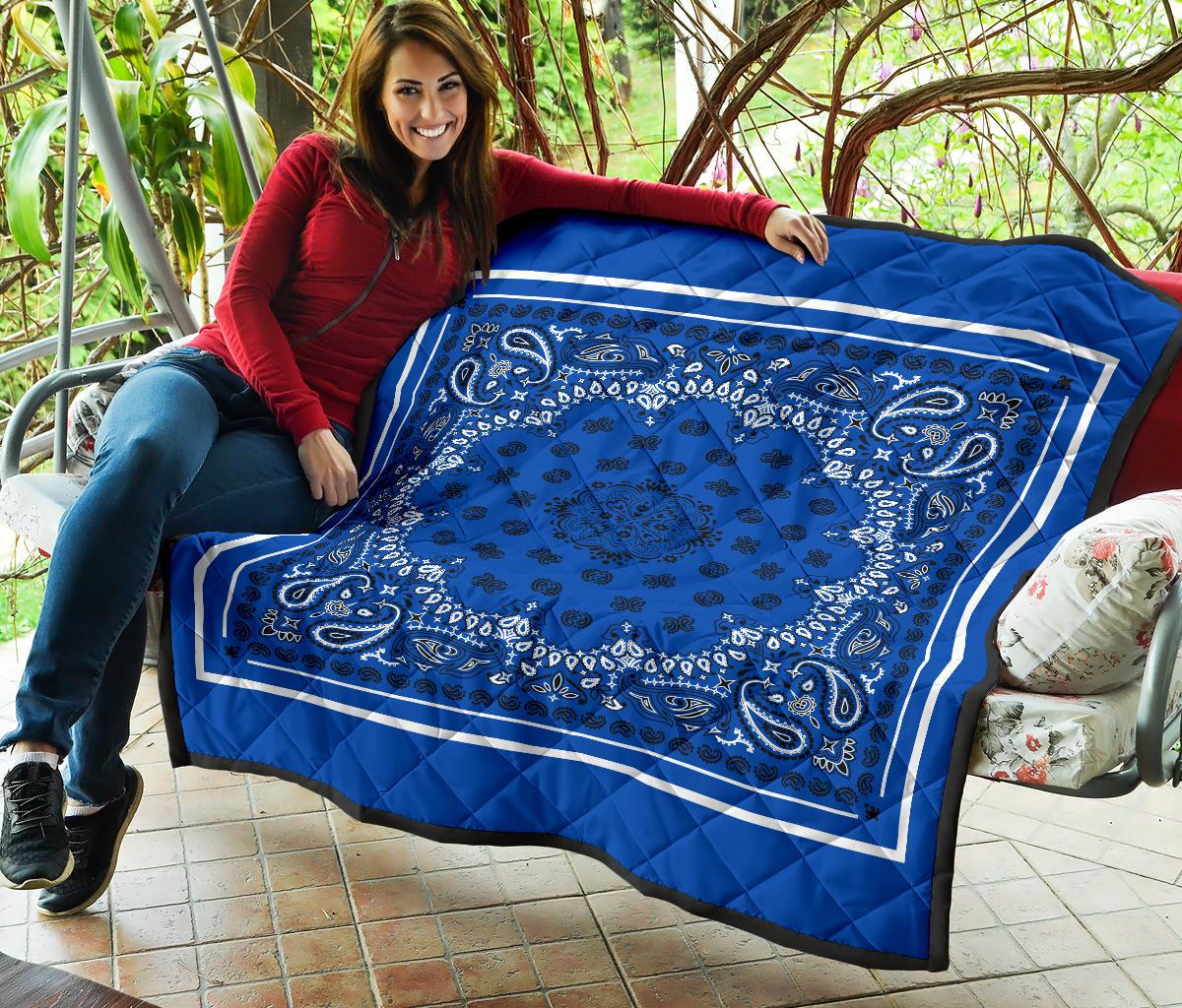 Quilt 2 Black Bandana on Blue White Sq.