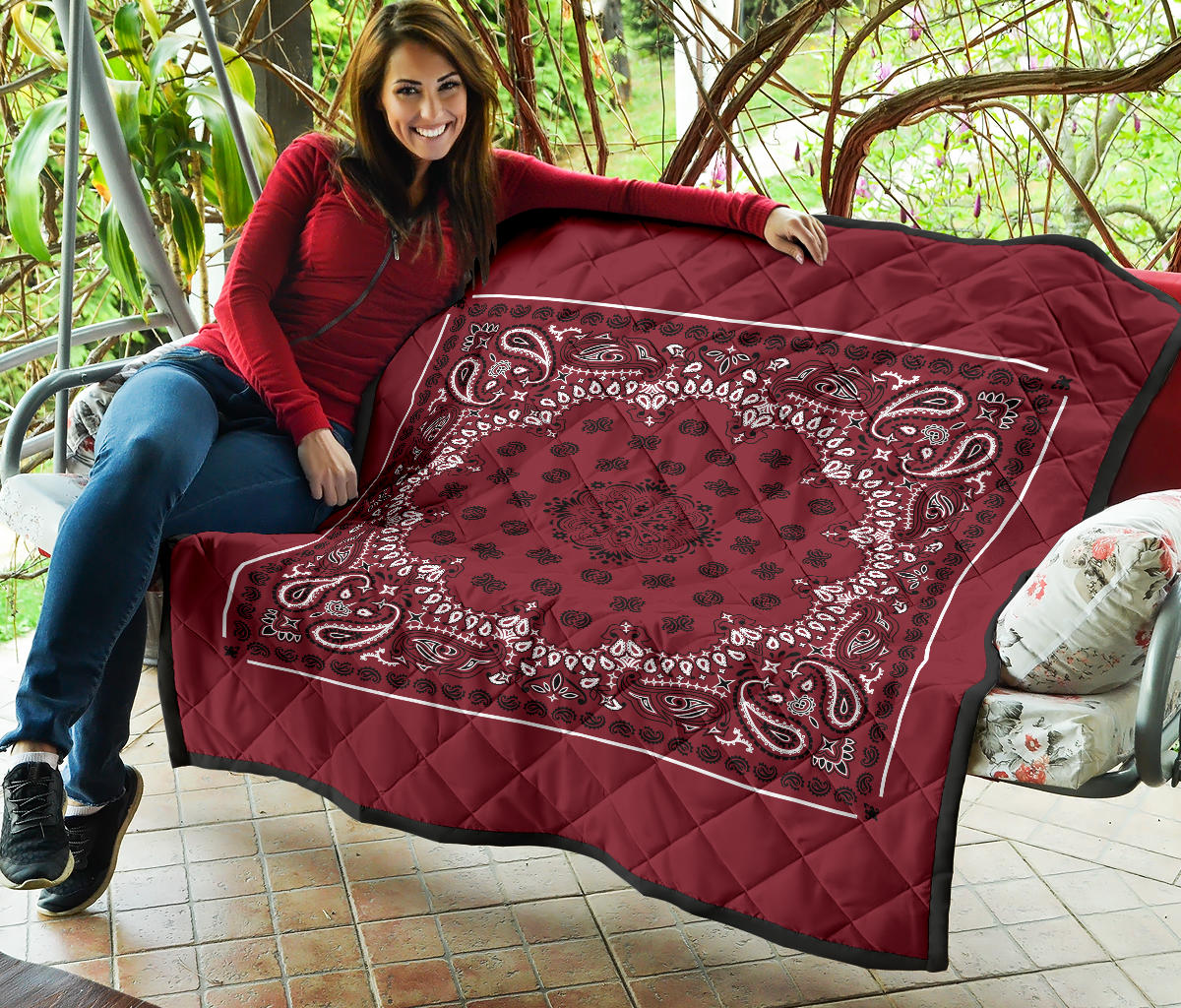 Quilt 2 Black White Bandana on Maroon