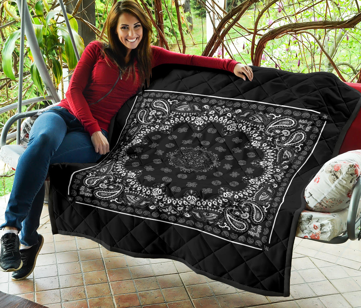 Quilt 2 Gray on Black Plain